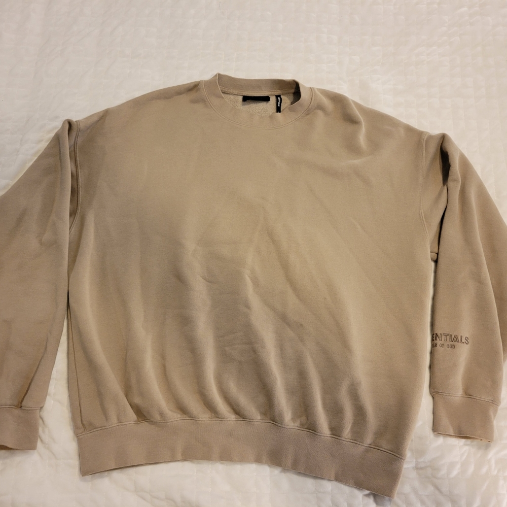 ❤️ Fear of God Essentials Sweatshirt